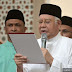 Najib lafaz sumpah laknat lepas solat Jumaat - Yang ini sampai sekarang Anwar tak berani nak sumpah nafi liwat, nampak dia... ???